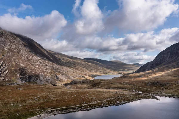 Luftaufnahme Der Fliegenden Drohne Epische Landschaft Des Frühen Herbstes Ogwen — Stockfoto