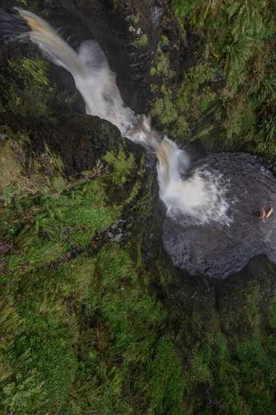 Luftfliegerdrohne Schöne Landschaft Frühherbst Bild Des Pistyll Rhaeader Wasserfalls Wales — Stockfoto