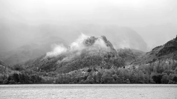 Black White Beautiful Landscape Image Caste Crag Shrouded Mist Autumn — Stock Photo, Image