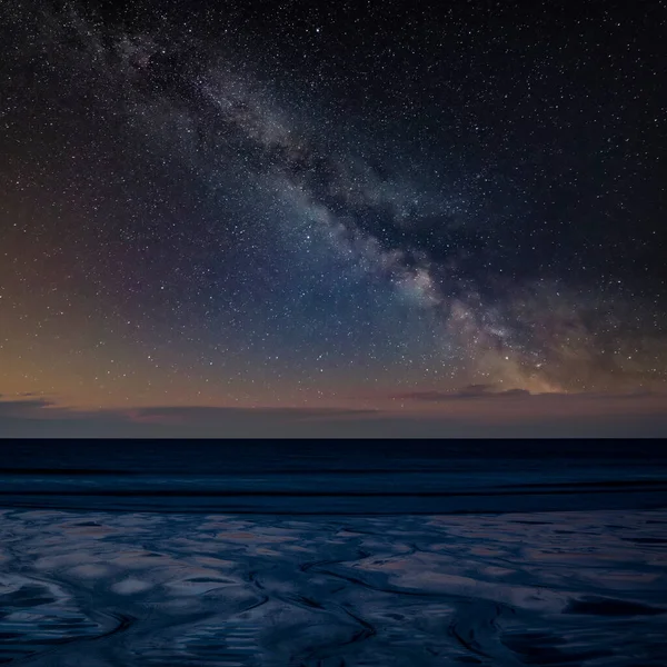 Цифровое Композитное Изображение Млечного Пути Абсолютно Потрясающих Пейзажных Снимках Пляжа — стоковое фото