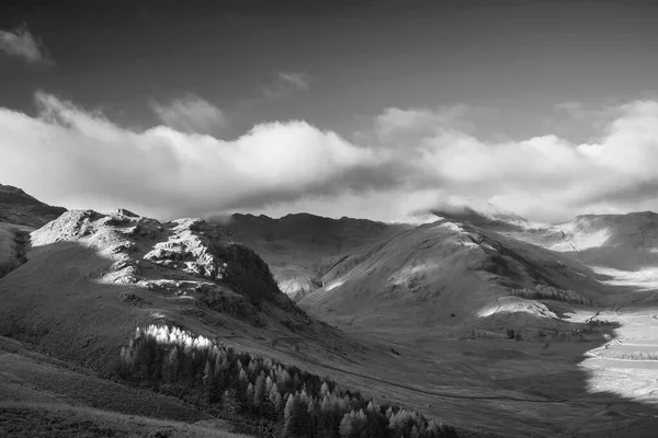 Bianco Nero Splendida Vibrante Immagine Del Paesaggio Autunnale Guardando Pike — Foto Stock