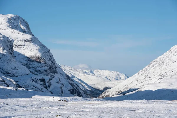 Vackert Vinterlandskap Blå Himmel Bild Utsikten Längs Glencoe Rannoch Moor — Stockfoto