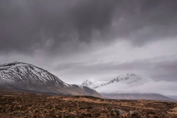 Vinterlandskap Buachaille Etive Mor Stob Dearg Skotska Höglandet Uppslukad Lågt — Stockfoto
