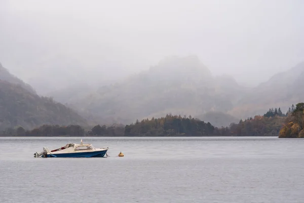 Vacker Lång Exponering Landskap Bild Derwentwater Tittar Mot Castle Crag — Stockfoto