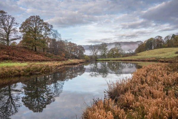 Epische Herbstlandschaft Des River Brathay Lake District Mit Blick Auf — Stockfoto