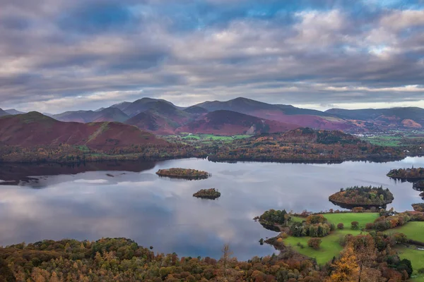 Göl Bölgesi Ndeki Walla Crag Dan Derwentwater Üzerinden Catbell Lere — Stok fotoğraf