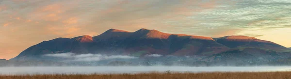 Epic Autumn Sunrise Landscape Image Looking Manesty Park Lake Distict —  Fotos de Stock