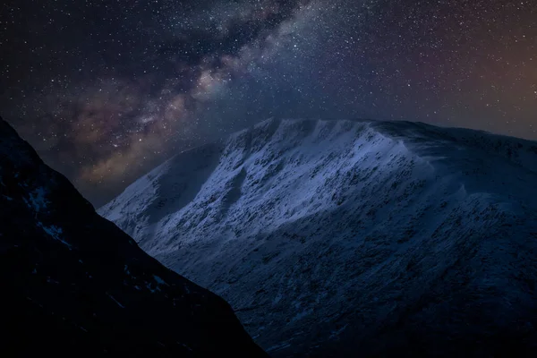Superbe Image Composite Vibrante Voie Lactée Sur Paysage Montagnes Enneigées — Photo