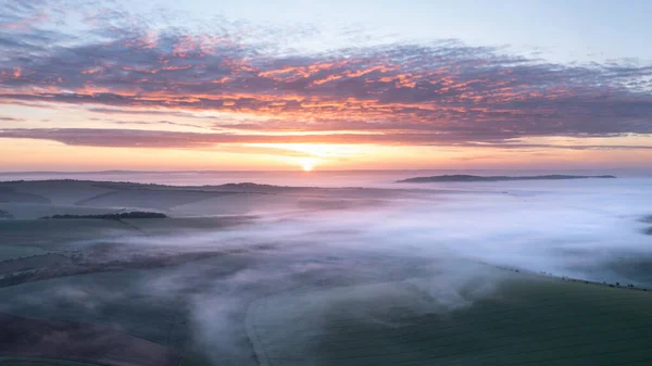 Krásná Drone Krajina Obraz Moře Mlhy Valící Přes South Downs — Stock fotografie