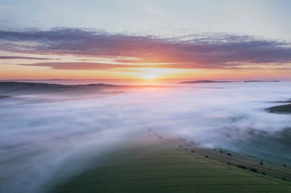 Krásná Drone Krajina Obraz Moře Mlhy Valící Přes South Downs — Stock fotografie