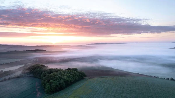 Hermosa Imagen Del Paisaje Del Dron Del Mar Niebla Rodando — Foto de Stock