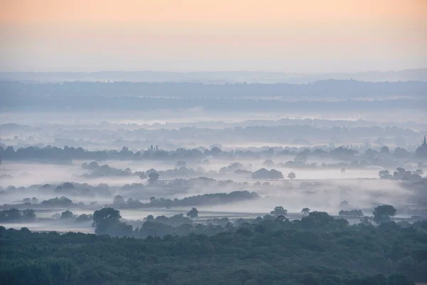 Stunning Landscape Image Layers Mist Rolling South Downs National Park — Foto Stock