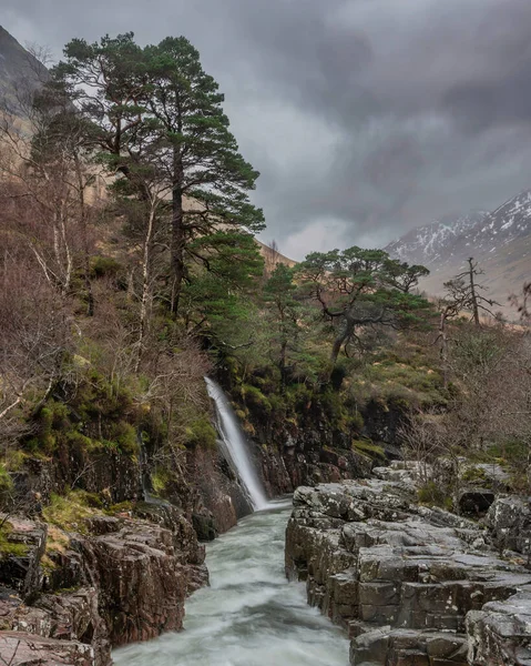 Prachtig Winter Landschap Beeld Van Rivier Etive Skyfall Etive Watervallen — Stockfoto