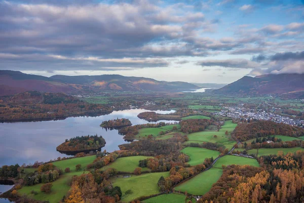 Göl Bölgesi Ndeki Walla Crag Dan Derwentwater Üzerinden Catbell Lere — Stok fotoğraf