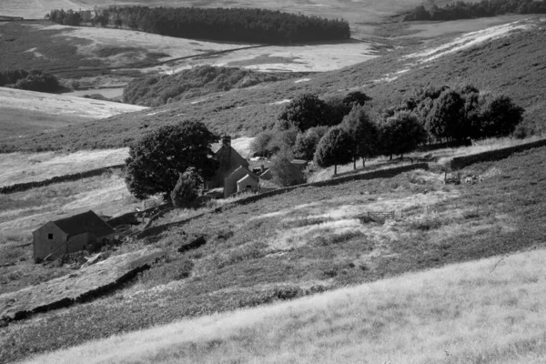 Imagen Del Paisaje Blanco Negro Edificios Abandonados Abandonados Peak District — Foto de Stock