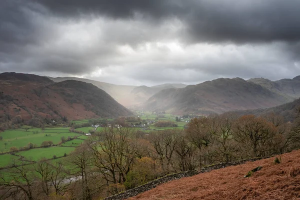 Εκπληκτική Εικόνα Τοπίο Φθινόπωρο Προς Borrowdale Valley Από Κάστρο Crag — Φωτογραφία Αρχείου