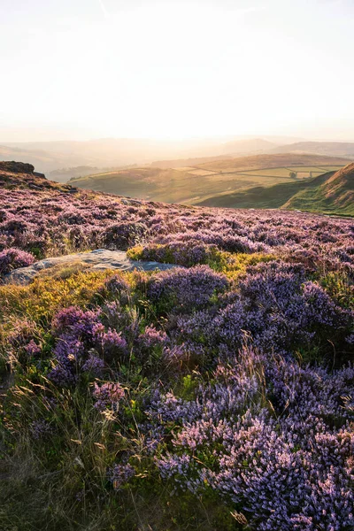 Absolutely Stunning Sunset Landscape Image Looking Higger Tor Peak District — 스톡 사진