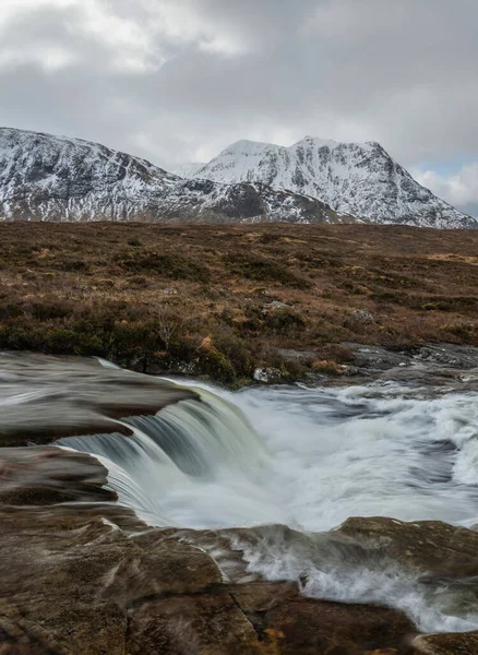 Prachtig Winter Landschap Beeld Van Rivier Etive Voorgrond Met Iconische — Stockfoto