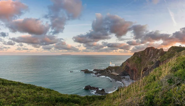 Hermosa Imagen Del Paisaje Del Amanecer Costa Devon Inglaterra Con —  Fotos de Stock