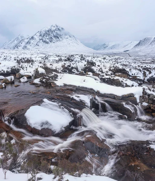 Hermosa Imagen Paisaje Invierno Del Río Etive Primer Plano Con — Foto de Stock