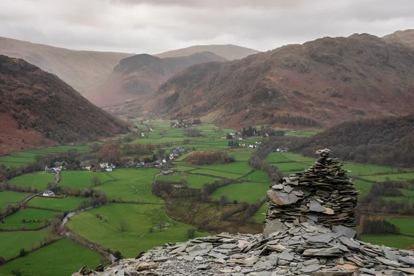 Impressionante Imagem Paisagem Outono Direção Borrowdale Valley Castelo Crag Lake — Fotografia de Stock