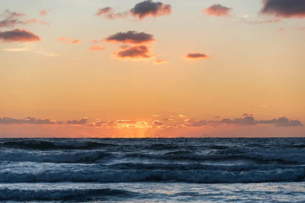Летний Пейзаж Заката Залива Уидемут Англии Золотым Часом Света Пляже — стоковое фото