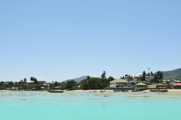 Schöne Landschaft mit Meer und Bergen — Stockfoto