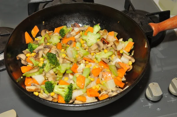 Frying vegetables — Stock Photo, Image