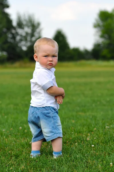 Triste petit garçon — Photo