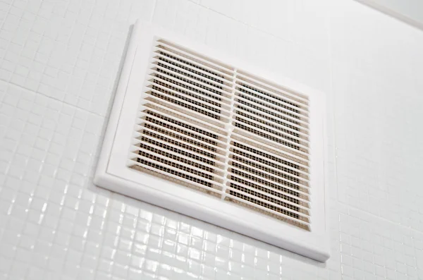 Large square white return air vent located in the ceiling of a home. — Stock Photo, Image