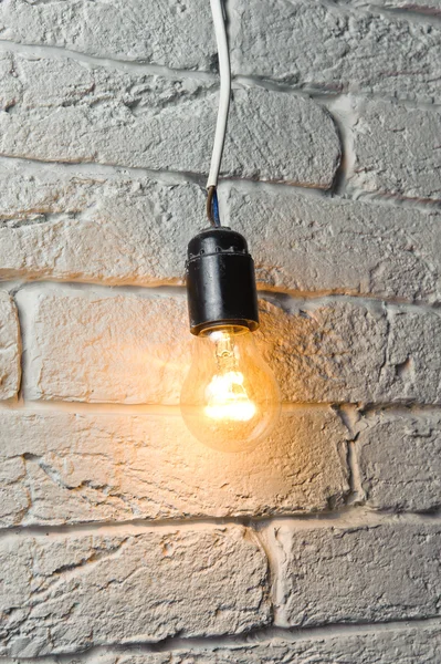 Stary ale oświetlenie żarówki elektryczne — Zdjęcie stockowe