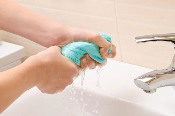 Kleding om handen te wassen — Stockfoto