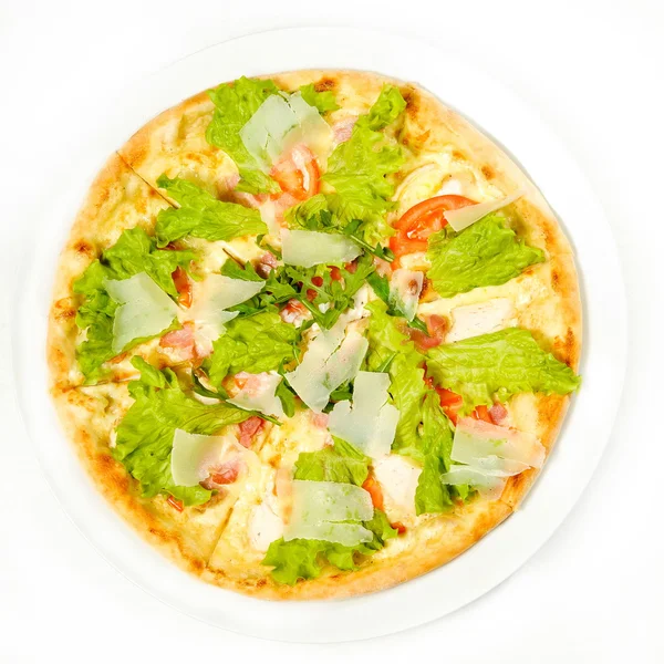 Pizza met paddestoelen rucola en parmezaan — Stockfoto