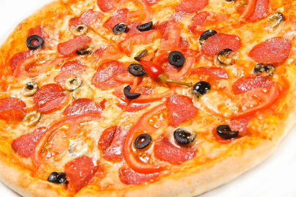 Pizza con salame — Foto Stock