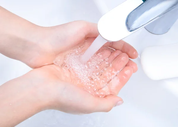 Wassen van de handen — Stockfoto