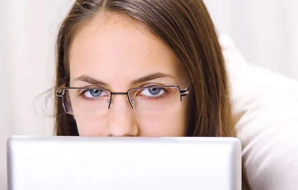 Girl with the tablet — Stock Photo, Image