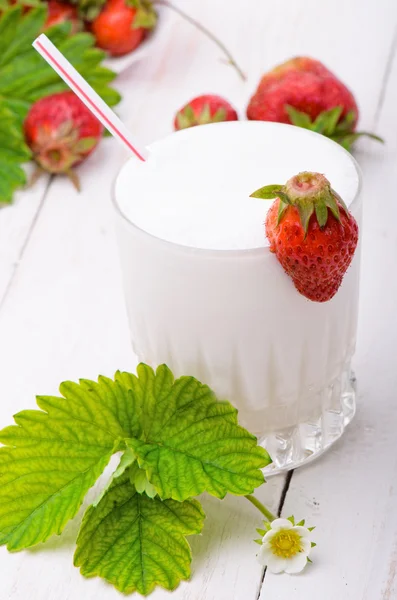 Strawberry milkshake — Stock Photo, Image