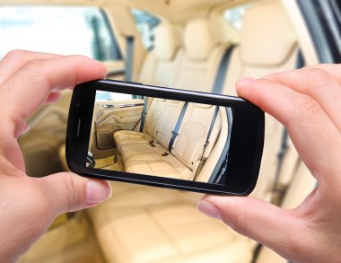 eller fotoğraf araba iç smartphone ile alarak