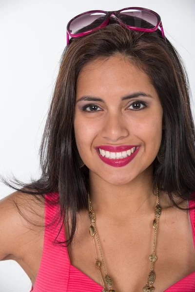 Mujer en un vestido rosa — Foto de Stock