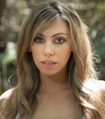 güzel bir kadın bir park