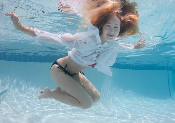 Uśmiechający się wzór pod wodą — Zdjęcie stockowe