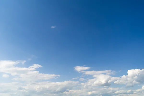 The solar sky and white clouds. — Stock Photo, Image