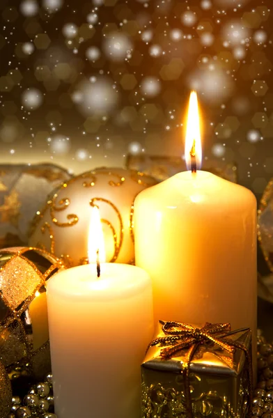 Kerstversiering met kaarsen — Stockfoto