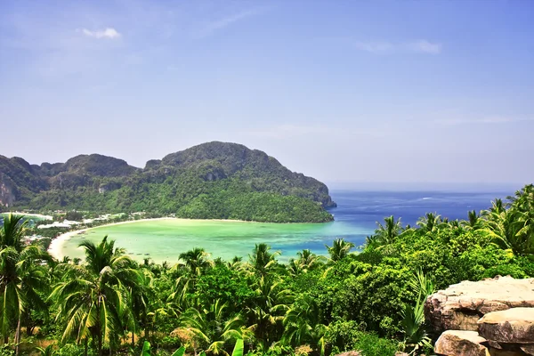 Mooi tropisch landschap. Phi phi island, thailand. — Stockfoto