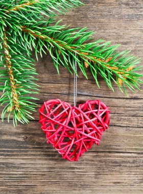 Ahşap bir arka planda noel süsü