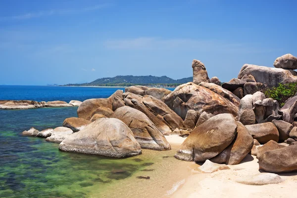 Grandfather rock on Lamai Beach. Koh Samui, Thailand — Stock Photo, Image