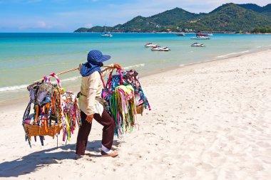 Taylandlı kadın satan Beachwear Beach koh Samui, Tayland.