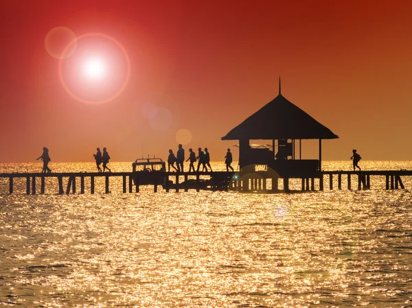 Przystań łodzi na zachodzie słońca — Zdjęcie stockowe