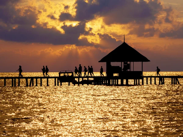 Atardecer barco muelle —  Fotos de Stock