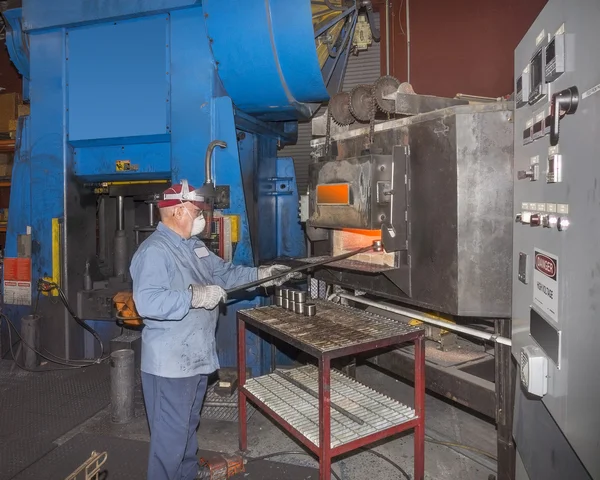 Fabricación de componentes de acero — Foto de Stock